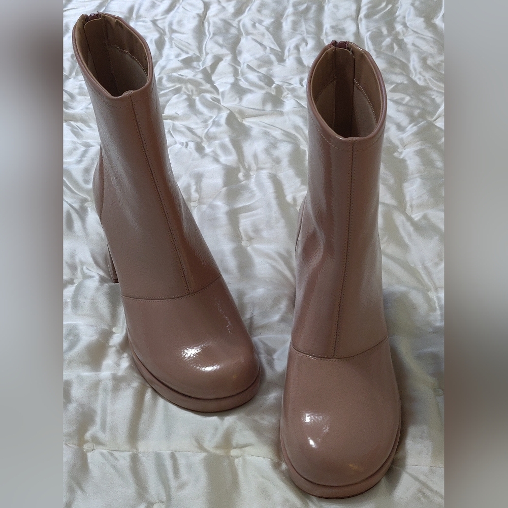 Journee Collection Nude Boots. - Picture 11 of 12